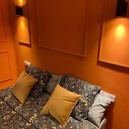 Luxury In Center Apartment