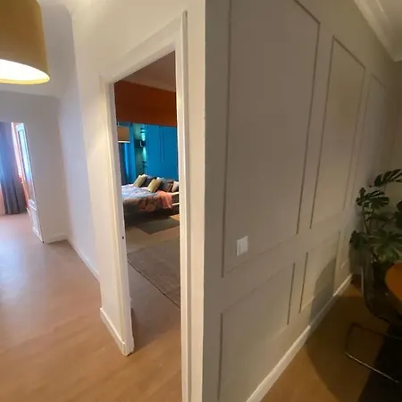 Luxury In Center Apartment *